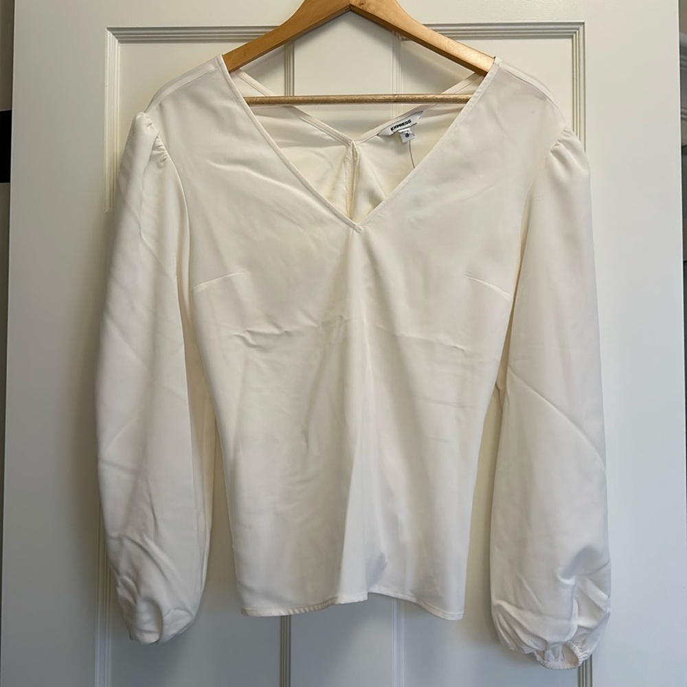 Express ivory top twist back extra small